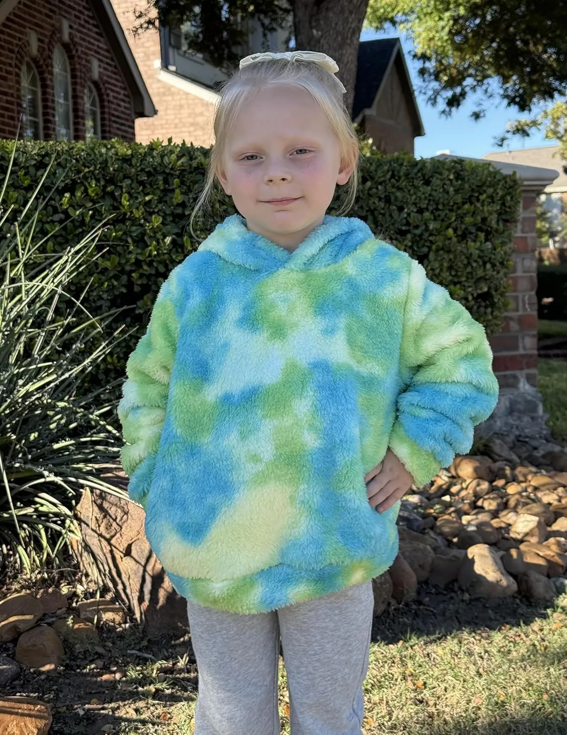 Arshiner Girls Fuzzy Fleece Hoodies Casual Sweatshirt Sherpa Pullover with Kangaroo Pockets