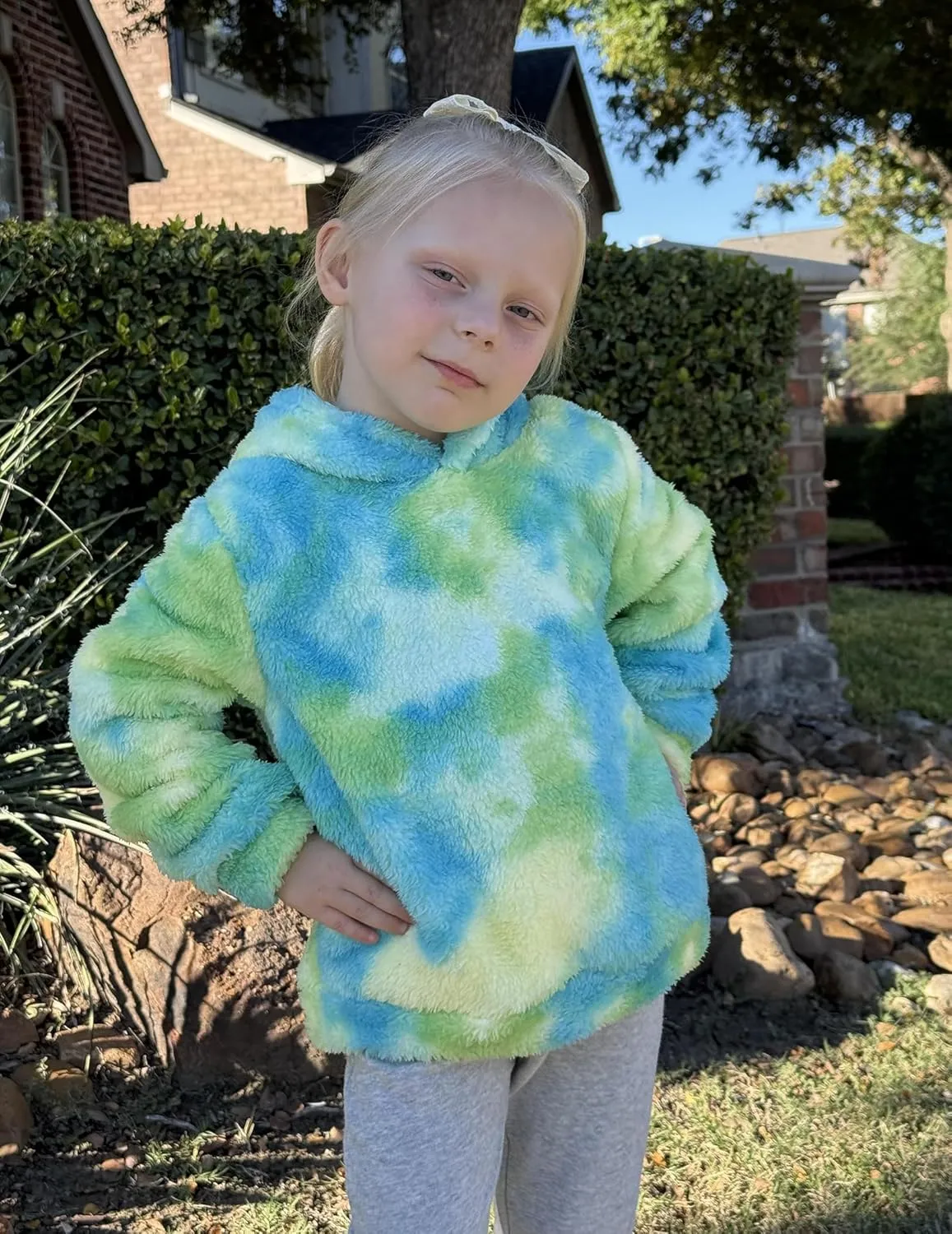 Arshiner Girls Fuzzy Fleece Hoodies Casual Sweatshirt Sherpa Pullover with Kangaroo Pockets
