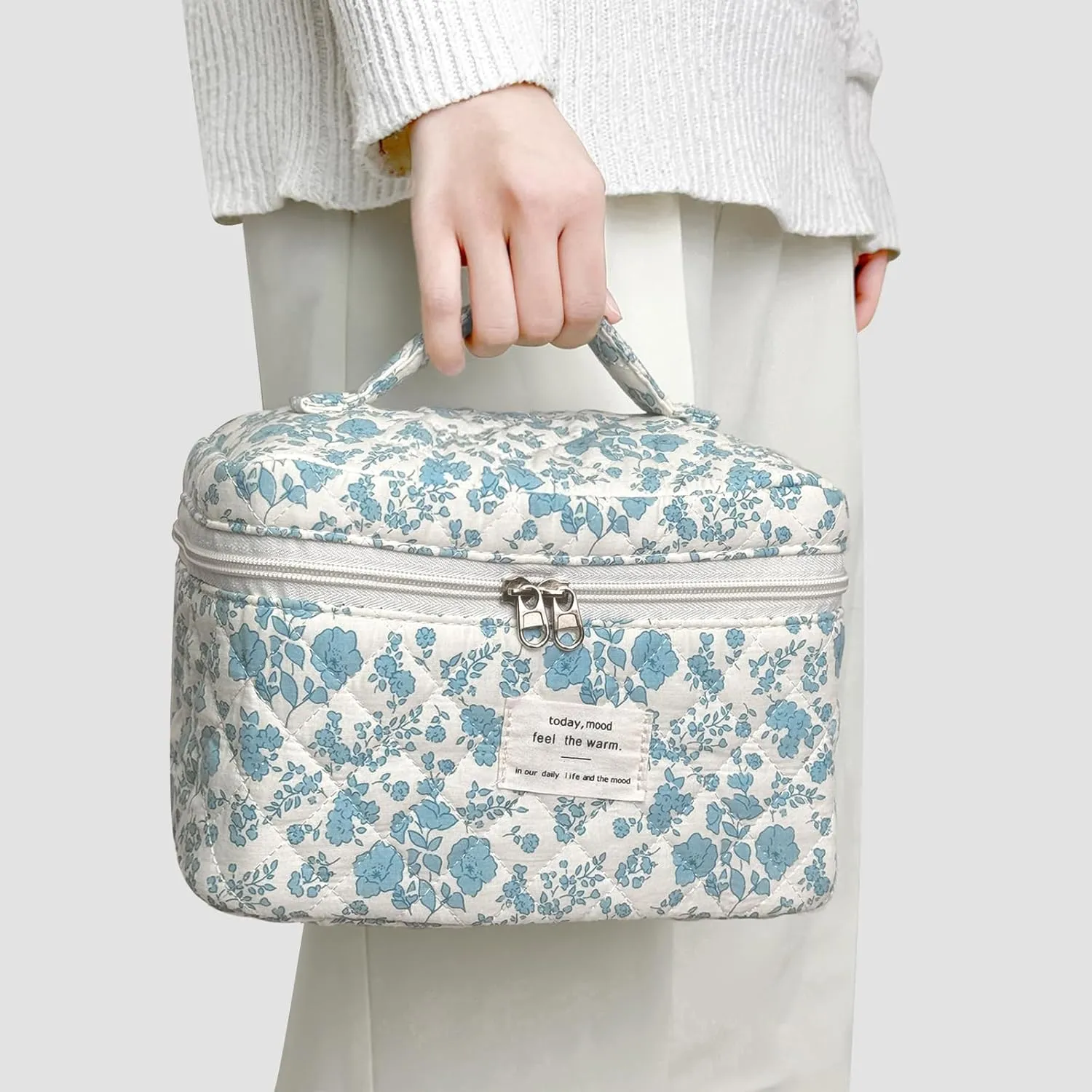 Large Makeup Bag, Cute Cosmetic Bag for Women Girls Floral Coquette Aesthetic Toiletry Bag Travel Make Up Organizer Bag (Blue)
