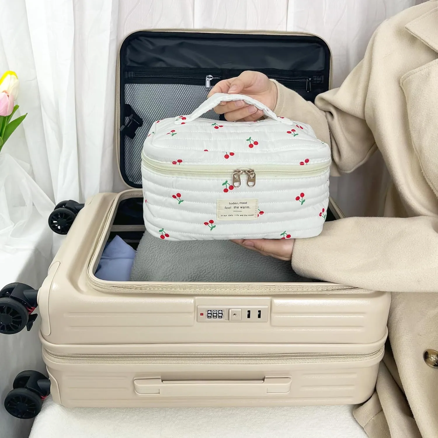 Large Travel Quilted Makeup Bag for Women, Floral Cotton Cosmetic Bag Cute Coquette Aesthetic Floral Toiletry Organizer Bag for Girls Cherry Flower Cosmetic Zipper Storage Bag