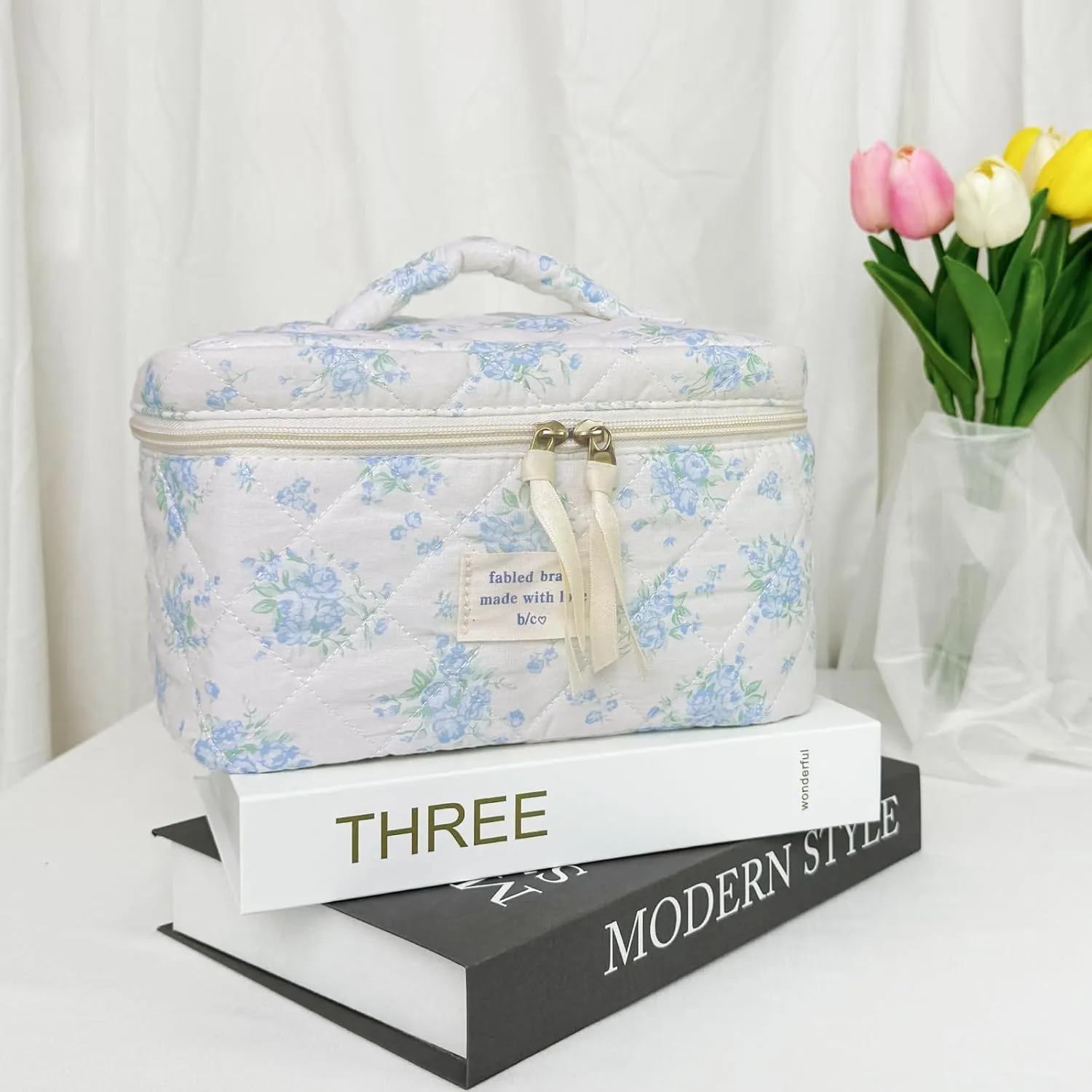 Large Travel Quilted Makeup Bag for Women, Floral Cotton Cosmetic Bag Cute Coquette Aesthetic Floral Toiletry Organizer Bag for Girls Little Blue Rose Cosmetic Zipper Storage Bag