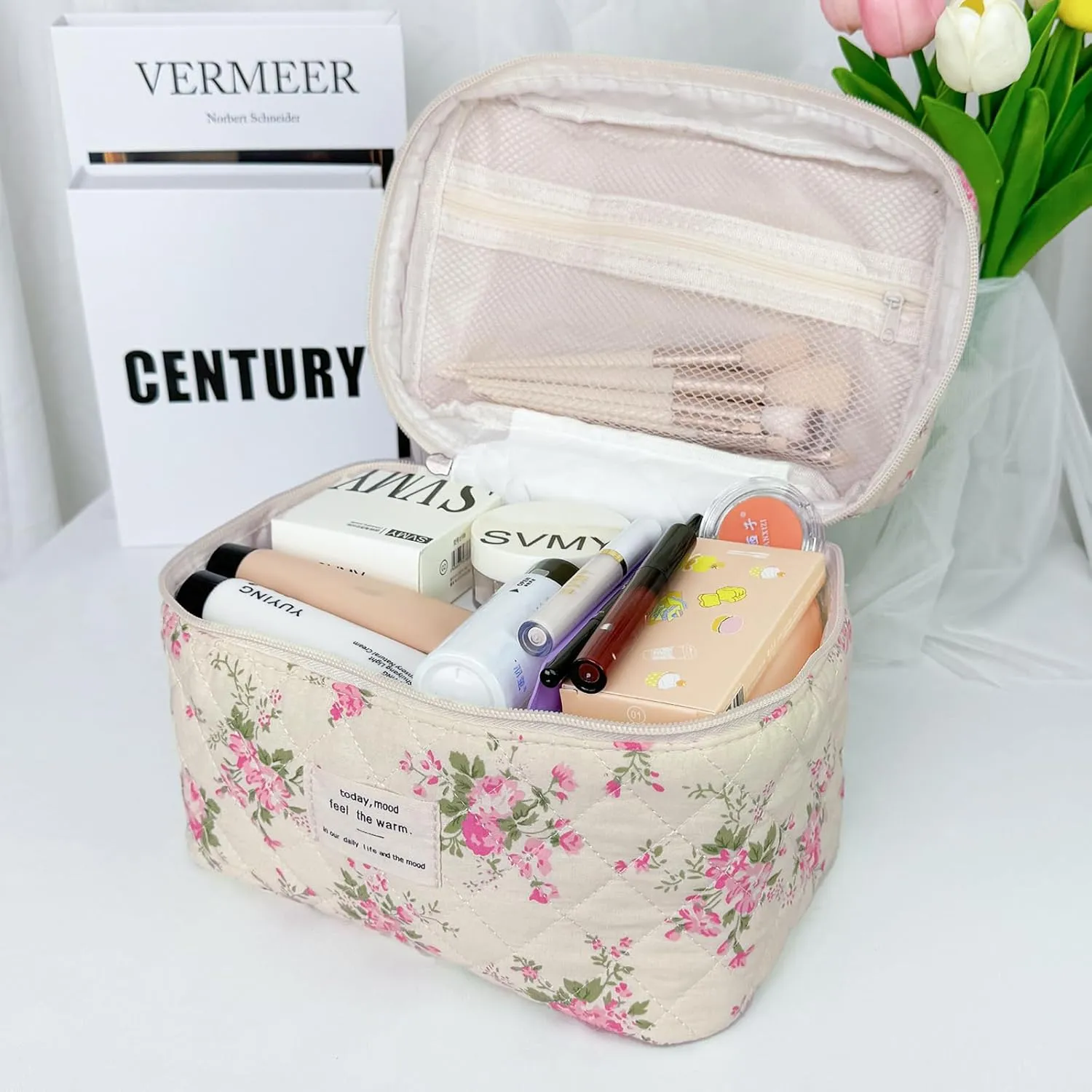 Large Travel Quilted Makeup Bag for Women, Floral Cotton Cosmetic Bag Cute Coquette Aesthetic Floral Toiletry Organizer Bag for Girls Little Pink Flower Cosmetic Zipper Storage Bag