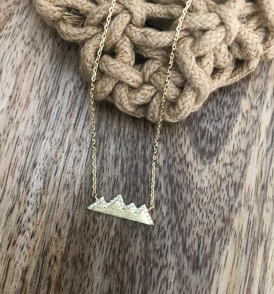 STUDDED MOUNTAIN RANGE NECKLACE